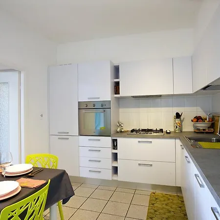 Piazzale Italia Apartment Oggebbio