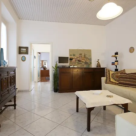 Piazzale Italia Apartment Oggebbio